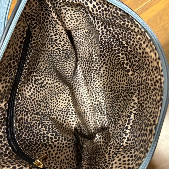 Chic Blue Crossbody Bag with Tassel Accents - Picture 8 of 12